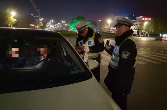 春节，河南交警部门全员上阵 24小时严查酒驾
